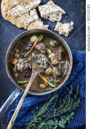 Boeuf Bourguignon in Casserole 30318183