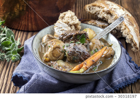 Boeuf Bourguignon in Casserole Boeuf Bourguignon in Casserole 30318197