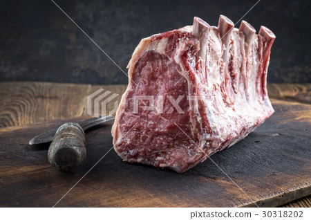 Dry Aged Raw Rib Roast 30318202