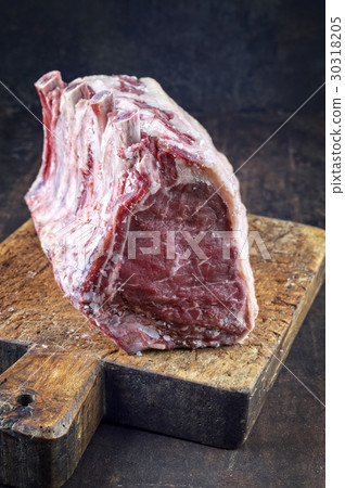 Dry Aged Raw Rib of Beed Dry Aged Raw Rib of Beed 30318205