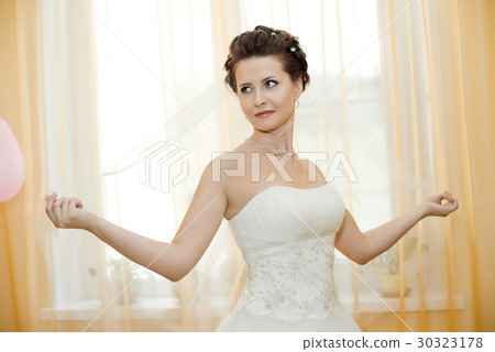 fiancee fiancee 30323178