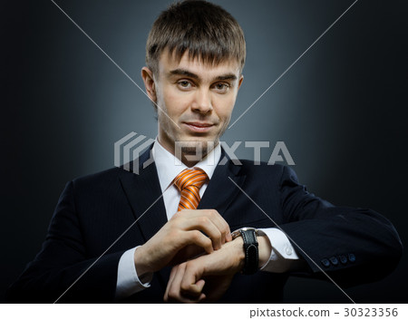 businessman businessman 30323356