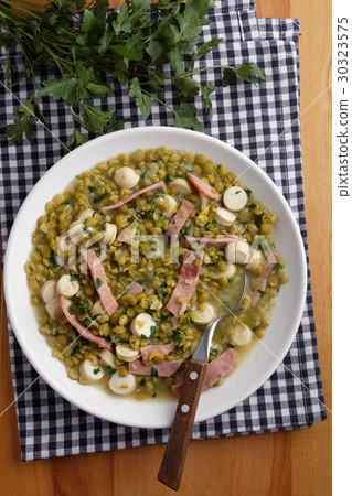 Dutch pea soup Erwtensoep 30323575