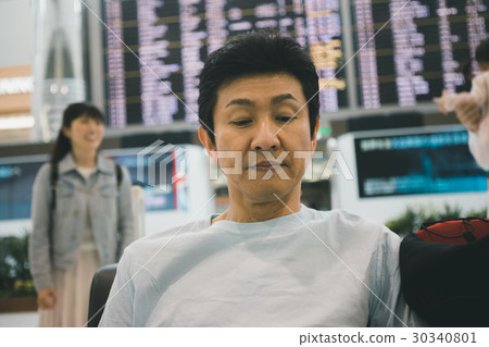 backpacker, backpackers, airport 30340801