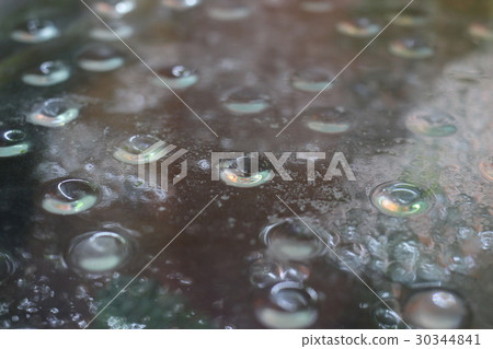 Condensation on the glass of the aquarium 30344841