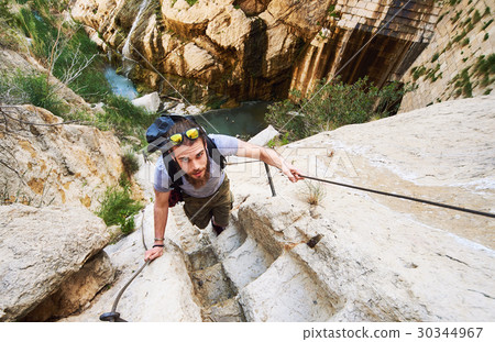 Bearded man traveler Bearded man traveler 30344967