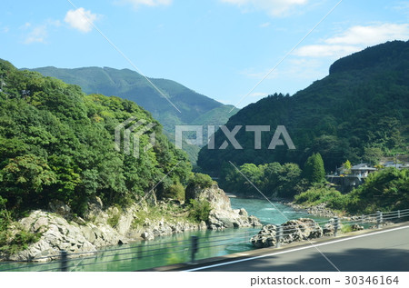 沿著熊本熊本八代熊谷河九州觀光Hijiri鐵路觀光火車人吉的九州Hijiri鐵路旅行（車窗風景） 30346164
