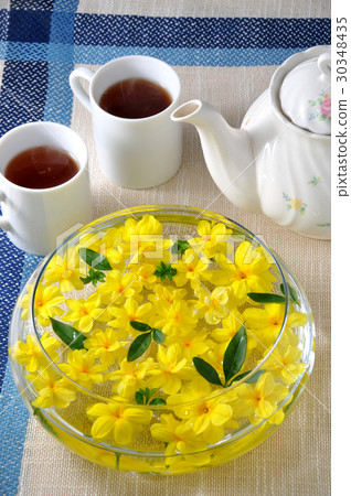 Tea and vase Tea and vase 30348435