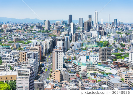 東京文京區附近的城市景觀和池袋的摩天大樓 30348926