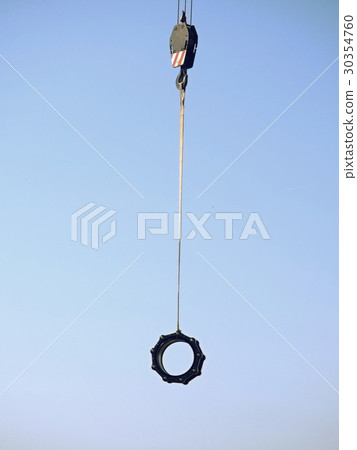 Crane handling 500mm multi joint member pipe. Crane handling 500mm multi joint member pipe. 30354760