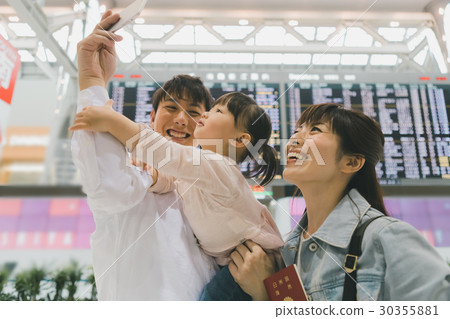 airport, family, selfie 30355881