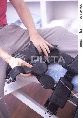 Injury leg brace support Injury leg brace support 30356809