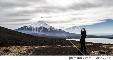 看山的商人，舒展，放鬆 30357763