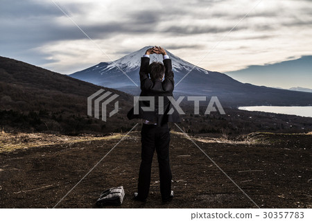 看山的商人，舒展，放鬆 30357783