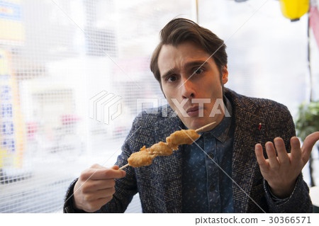 探索一個外國人的市中心 探索一個外國人的市中心 30366571