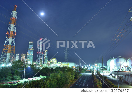 [Osaka] Factory night view 30370257