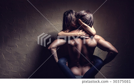 Love couple 30375081