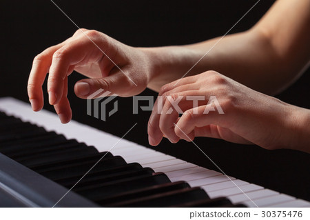 Piano 30375476