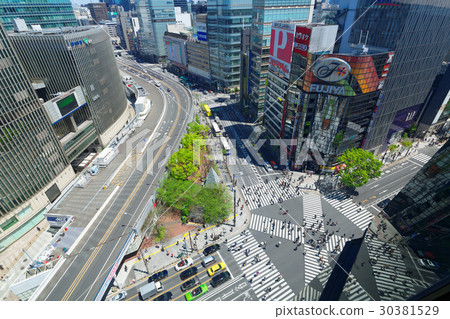 銀座東急廣場俯瞰城市天際線，朝向Seiryabashi十字路口 30381529