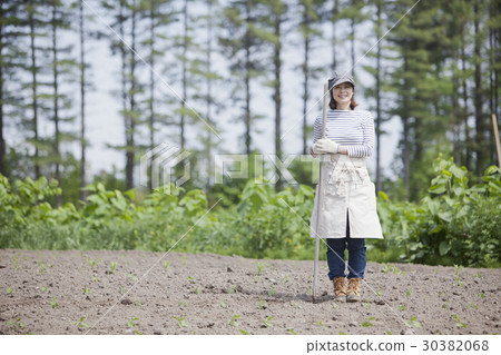 農業婦女的家庭花園 30382068
