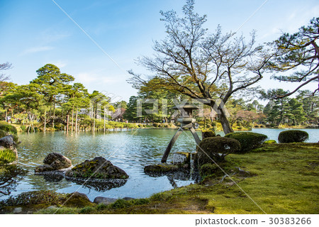 Kanegori-en Garden with Kanazawa Spring Kasumigaike and Itjiji lantern Kanegori-en Garden with Kanazawa Spring Kasumigaike and Itjiji lantern 30383266