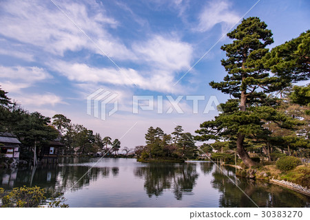 Kanrokoen Kanazawa春天Kasumigauri和Karasaki Matsu 30383270