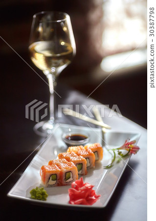 Philadelphia maki sushi rolls with salmon Philadelphia maki sushi rolls with salmon 30387798