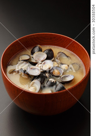 Shijimino miso soup 30388504
