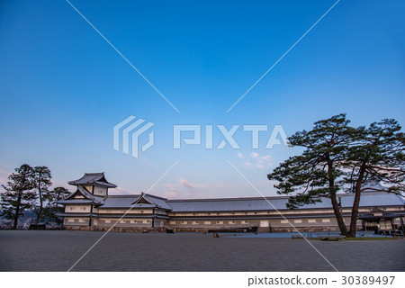 Ishikawa Kanazawa Castle Spring's evening fifty-two-tenement house Ishikawa Kanazawa Castle Spring's evening fifty-two-tenement house 30389497