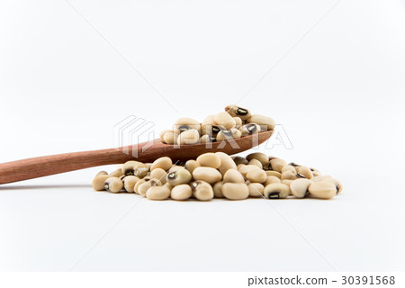 isolate white beans on object isolate white beans on object 30391568