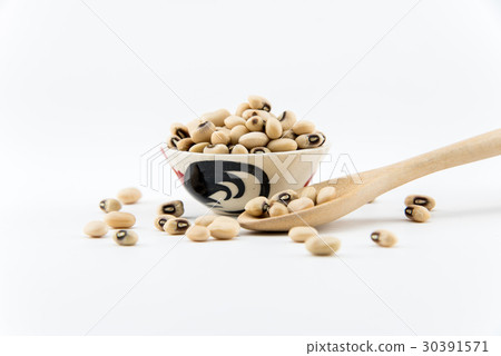 isolate white beans on object isolate white beans on object 30391571