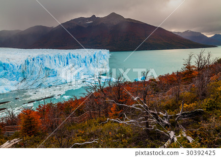 Glacier Perito Moreno National Park in autumn 30392425