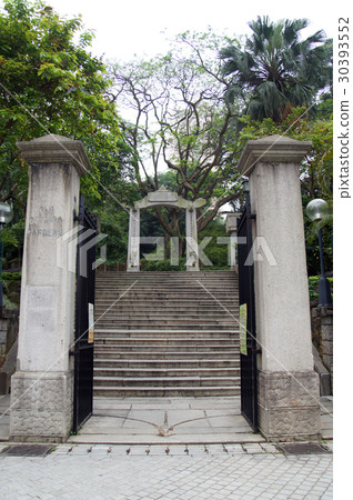 Hong Kong Zoological and Botanical Gardens Hong Kong Zoological and Botanical Gardens 30393552