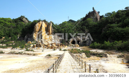 Izumiyama magnet field (place of origin of Japanese porcelain) 30396019