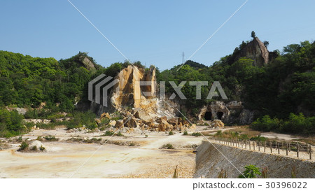 Izumiyama magnet field (place of origin of Japanese porcelain) 30396022