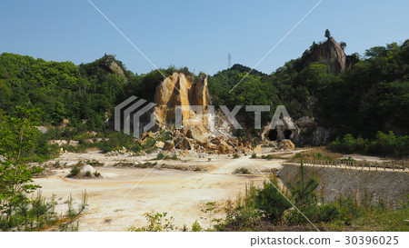 Izumiyama magnet field (place of origin of Japanese porcelain) 30396025