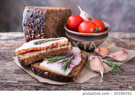 Ukrainian sandwiches with bread and smoked lard Ukrainian sandwiches with bread and smoked lard 30396592