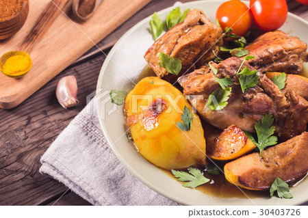 Chicken and quinces Chicken and quinces 30403726