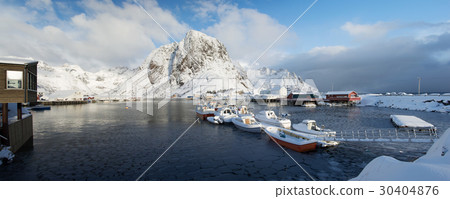 Morning in Hamnoya at the Lofoten, Norway Morning in Hamnoya at the Lofoten, Norway 30404876