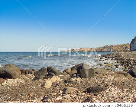 The beach near Exo Gialos in Santorini 30406139
