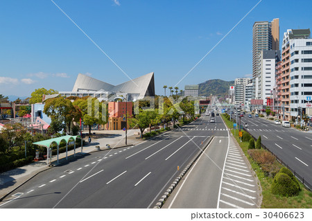 Road in front of Kobe Suma Beach and Aquarium Park 30406623