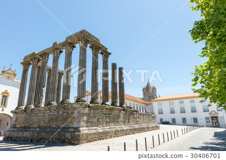 Dianna Temple and cathedral tower in Evora. 30406701