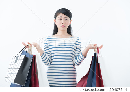 年輕的女士（購物） 30407544