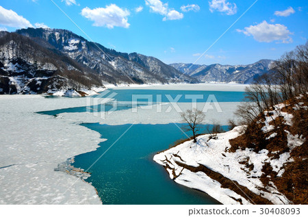 Snowflakes of Hozen Lake 30408093