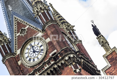 The clock of King's cross St Pancras 30412797