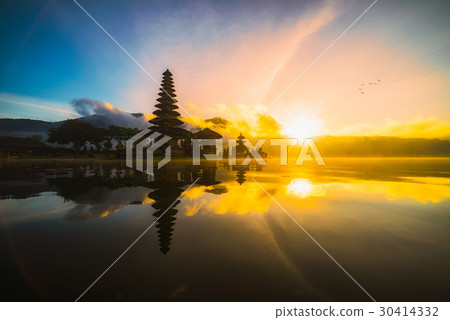 Pura Ulun Danu Bratan bali indonesia 30414332