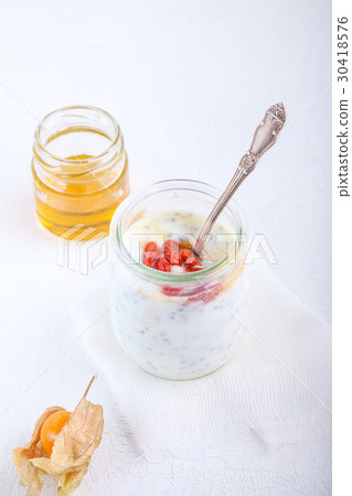 Yoghurt with goji berries, chia seeds and honey 30418576