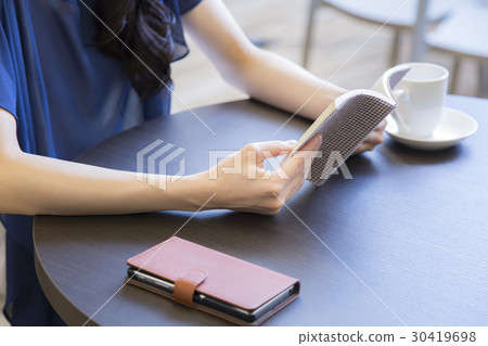 女性身體部位零件削減在咖啡館讀 女性身體部位零件削減在咖啡館讀 30419698