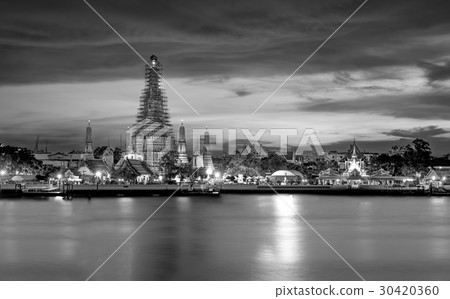 Wat Arun Rajwararam in Bangkok in black and white 30420360