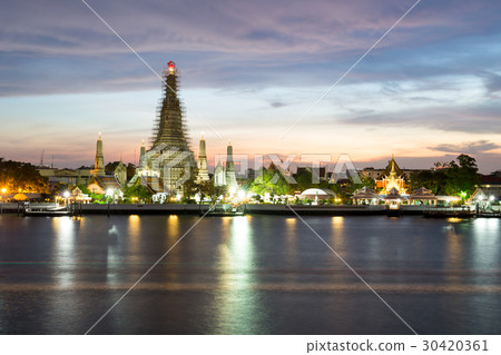Wat Arun temple and Chao Phraya river at sunset Wat Arun temple and Chao Phraya river at sunset 30420361